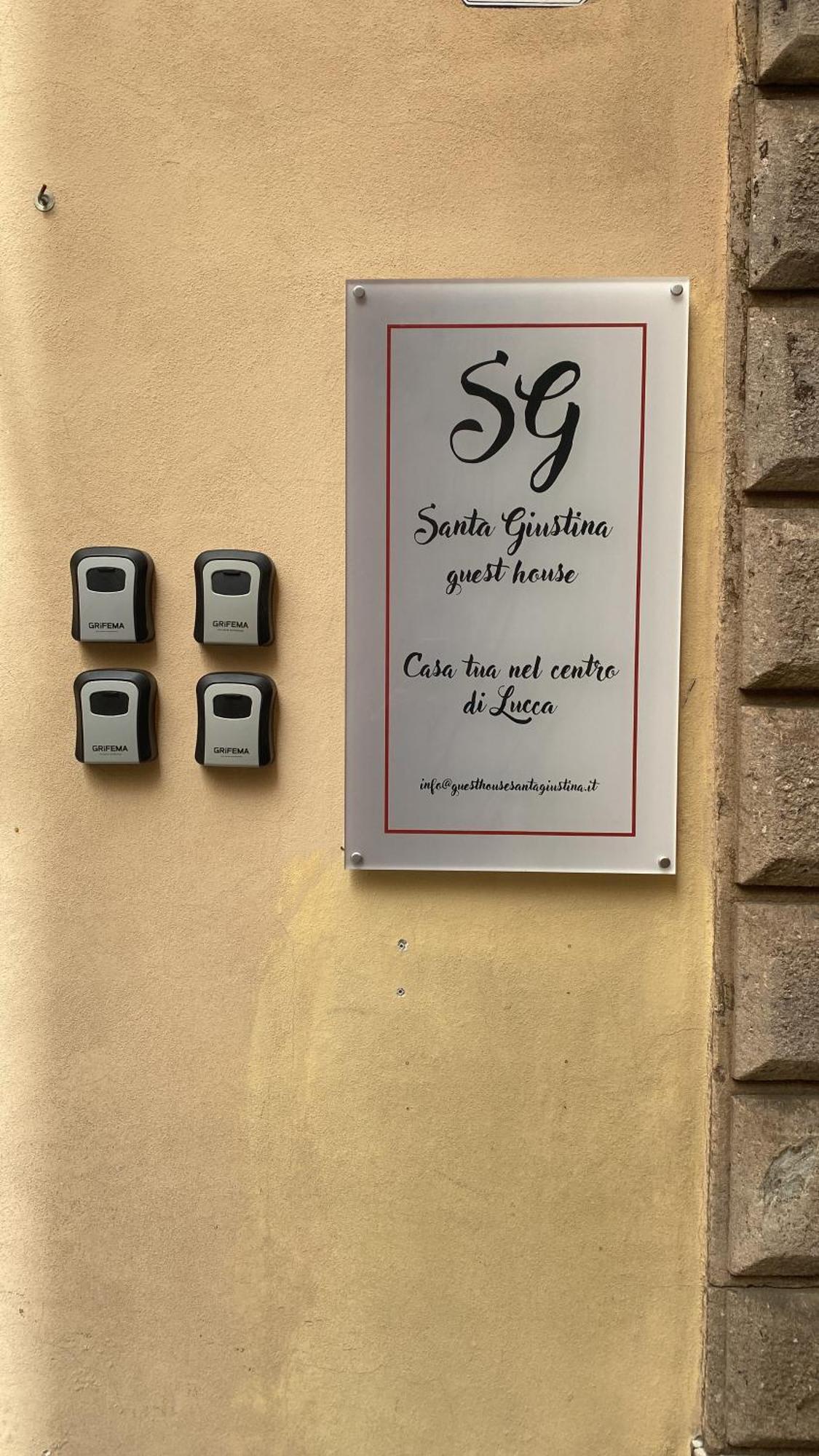 Guest House Santa Giustina Lucca Centro Storico Exterior foto
